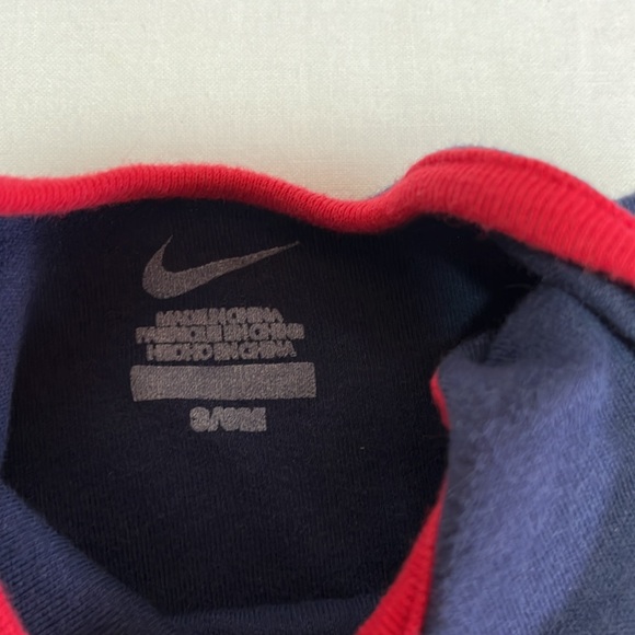 3-6M Nike onesie - Picture 3 of 3